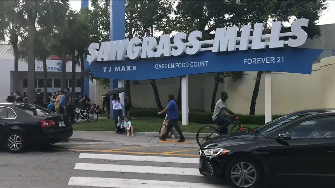 Sawgrass Mills Mall Evacuated Due to Armed Shoplifter