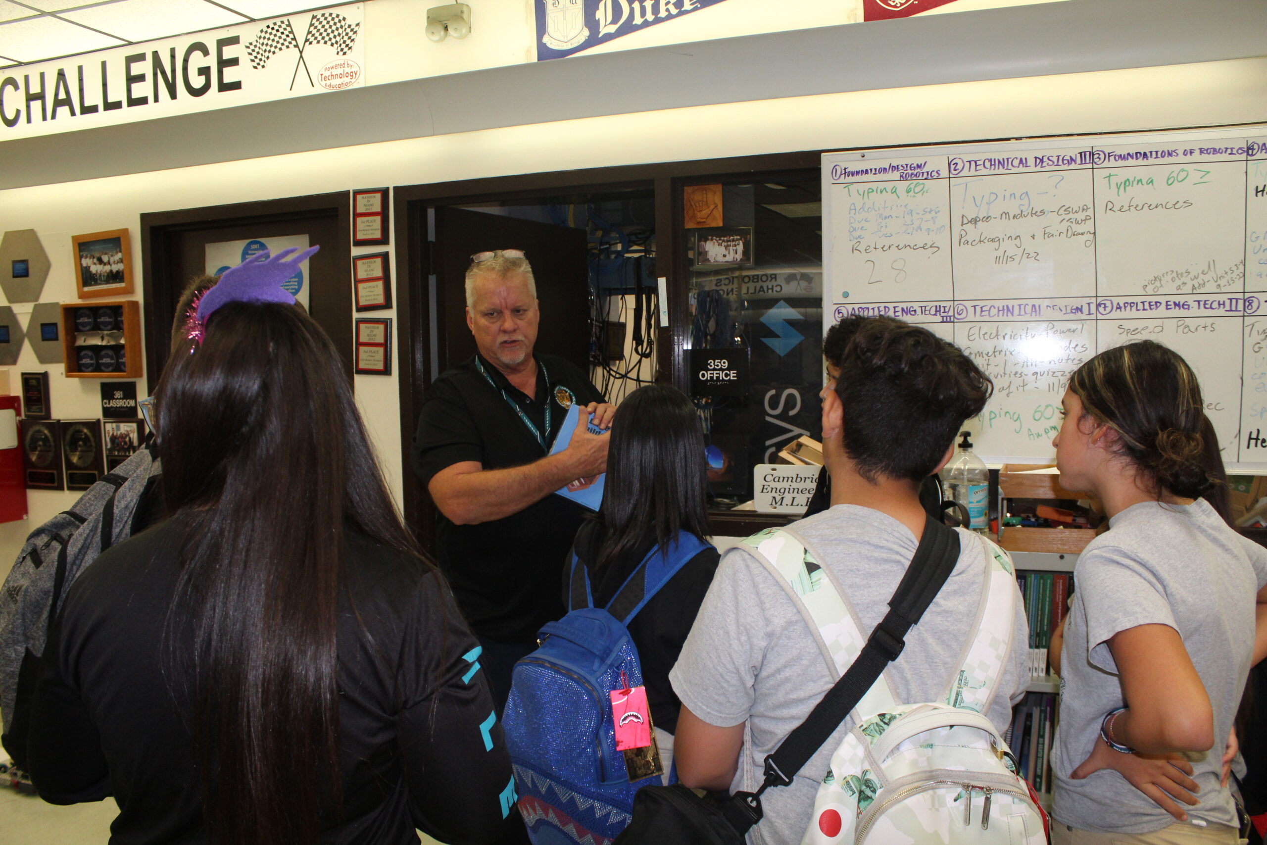 Eighth Graders Glimpse into MLEC